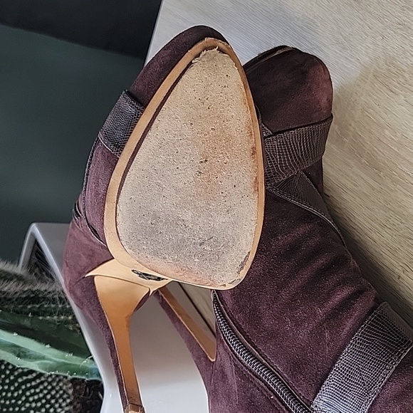 Rock & Republic SABRA platform chocolate brown suede bootie - Picture 9 of 10